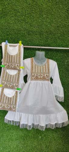 Delta  White Kurti  by Sm Fashion